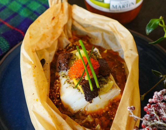 Recette de cabillaud en papillotes, Riste d'aubergine et Tapenade noire